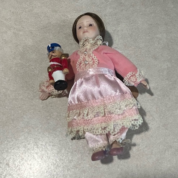 American Girl Retired Vintage Samantha's Clara Doll with Nutcracker - Picture 2 of 3